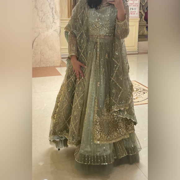 Lashkaraa “Light Mint Embroidered Anarkali Style Lehenga” size S - Picture 2 of 10